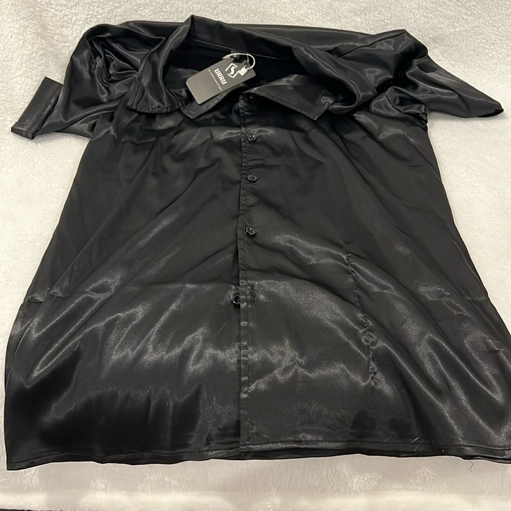 Men’s Black Silk Short Sleeve Button Down